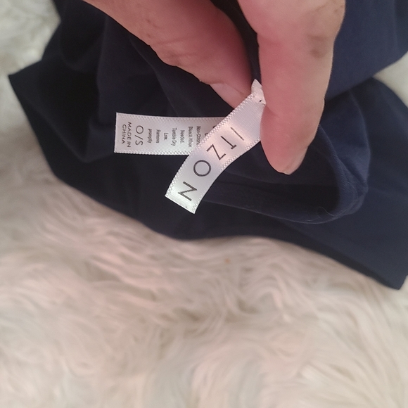 2 bodysuits - Picture 3 of 6